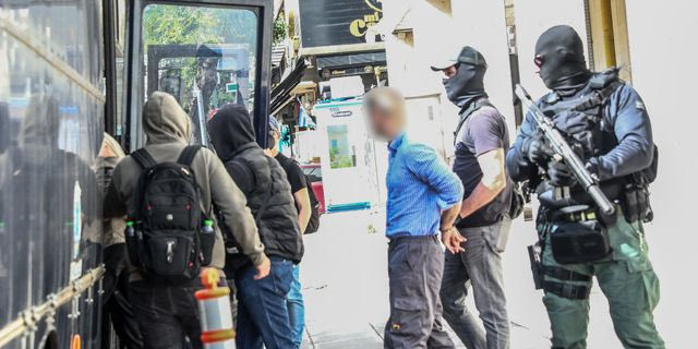 Οι ληστές της Τιθορέας οδηγούνται στον Εισαγγελέα