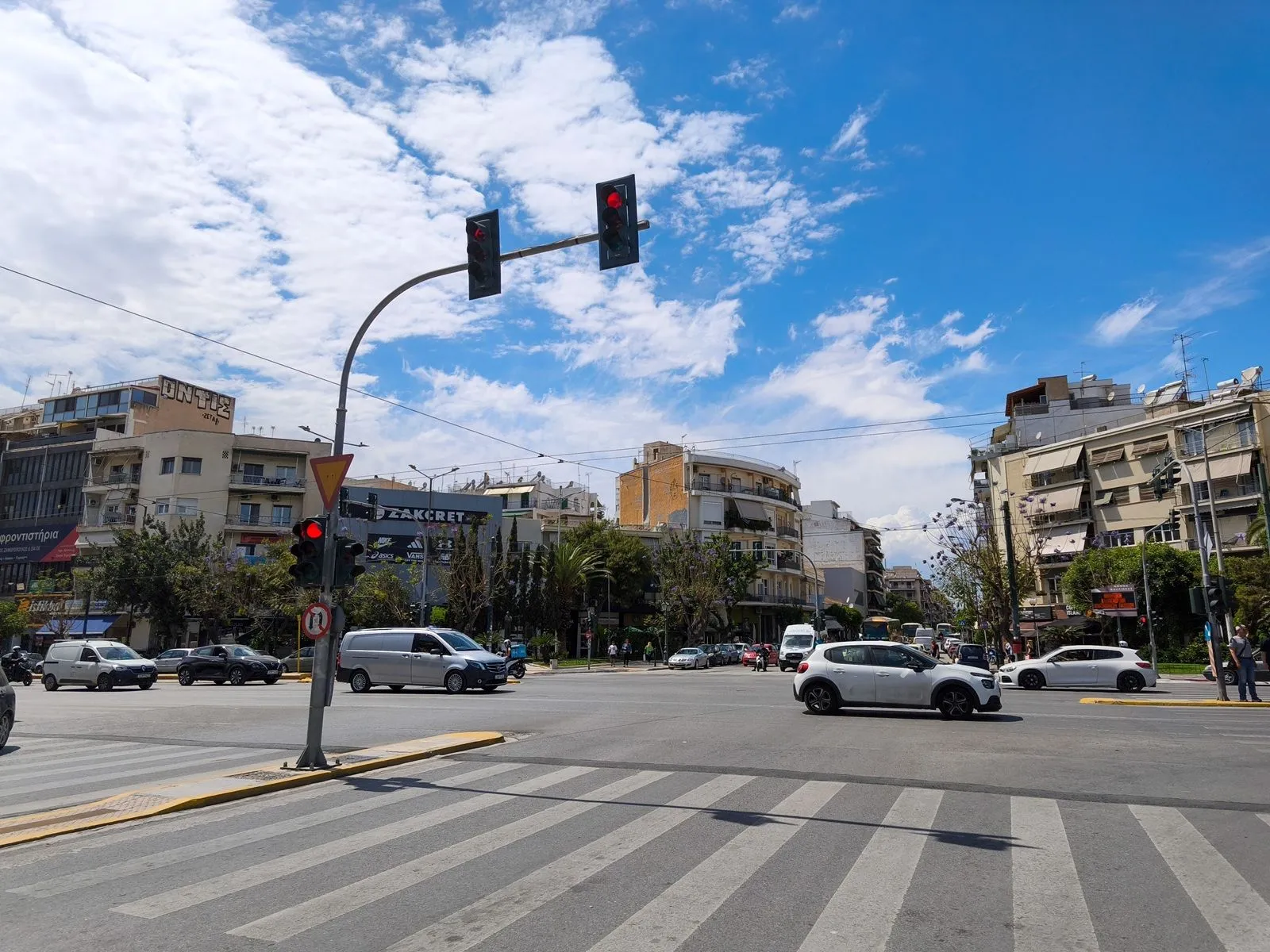 Εντονη οσμή στην Αττική: 
