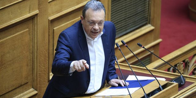 Φάμελλος: Ξεκάθαρο κοινοβουλευτικό πραξικόπημα