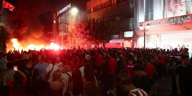 Ολυμπιακός: Τρελά πανηγύρια στον Πειραιά για την κατάκτηση της EuroLeague