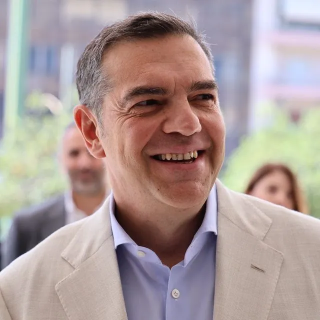 Η Ελληνική Αριστερή Συμπαράταξη “απλώνει ρίζες”