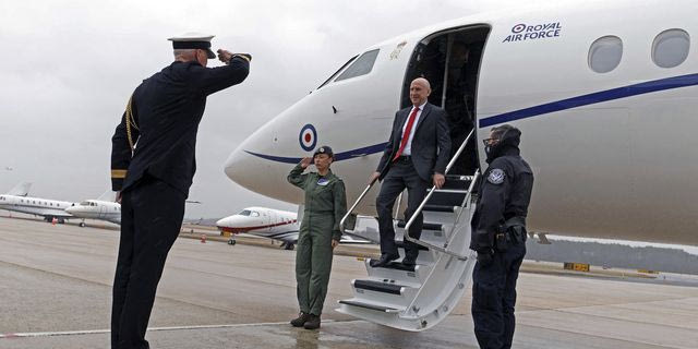 Βρετανία: Παρεμβολές σε αεροσκάφος της RAF που μετέφερε τον υπουργό Άμυνας