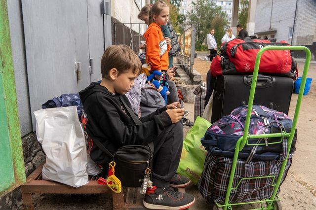 ΕΕ: Κυρώσεις κατά ατόμων και οντοτήτων για την βίαιη απέλαση παιδιών από την Ουκρανία στην Ρωσία
