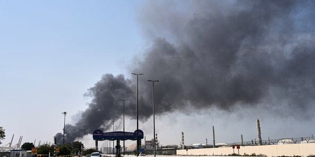Νέες επιθέσεις με drones και πυραύλους από το Ιράν στα Ηνωμένα Αραβικά Εμιράτα