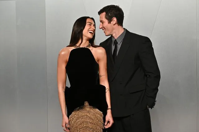 Παντρεύτηκαν η Dua Lipa και ο Callum Turner – Η ρομαντική τελετή στο Λονδίνο