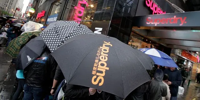 Ο συνιδρυτής της Superdry καταδικάστηκε σε οκτώ χρόνια φυλάκιση για βιασμό