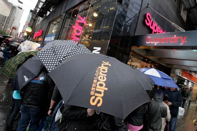 Ο συνιδρυτής της Superdry καταδικάστηκε σε οκτώ χρόνια φυλάκιση για βιασμό