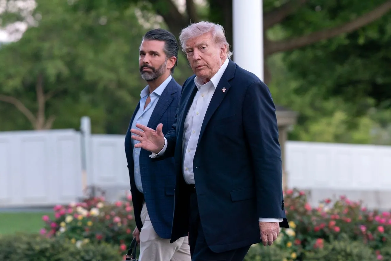 Ο Ντόναλντ Τραμπ και ο Donald Trump Jr
