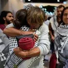 Global Sumud Flotilla: Νέες καταγγελίες ακτιβιστών για σεξουαλική κακοποίηση και ξυλοδαρμούς κατά την κράτησή τους στο Ισραήλ