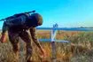 Ρώσος στρατιωτικός εκτοξεύει ένα drone