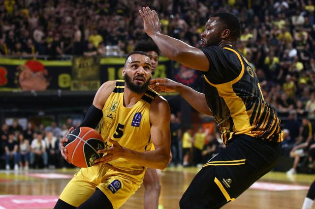 Άρης Betsson – ΑΕΚ 90-81: Οι Θεσσαλονικείς ισοφάρισαν τη σειρά με “καυτό” Τζόουνς