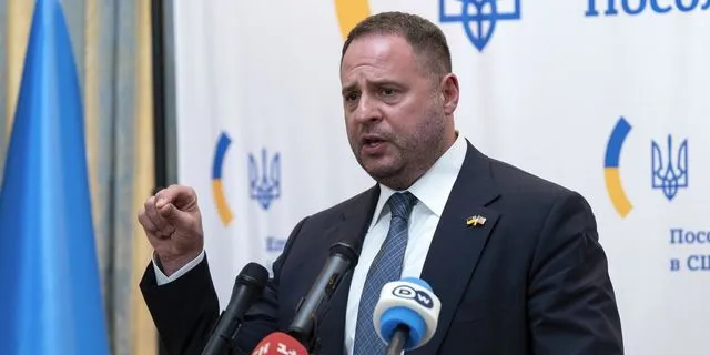 Ουκρανία: Ένταλμα σύλληψης για τον Αντρίι Γερμάκ, πρώην προσωπάρχη του Ζελένσκι