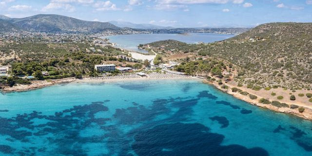 Γαλάζια Σημαία: Οι 17 βραβευμένες παραλίες της Αττικής – 2η παγκοσμίως η Ελλάδα