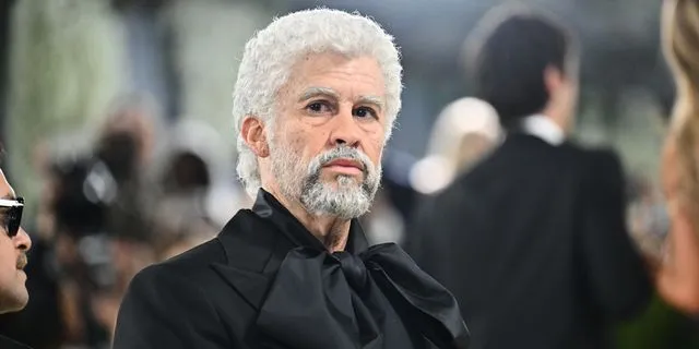 Γιατί ο Bad Banny ντύθηκε… 82χρονος στο Met Gala 2026