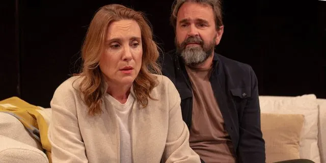 Εύα Κοτανίδη: “Φαίνεσθαι και Είναι” – Η μάστιγα της εποχής μας