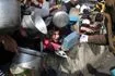“Ο λιμός θα επιστρέψει” – Οργή στη Γάζα για τις περικοπές γευμάτων από τη World Central Kitchen
