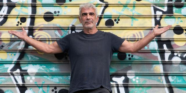 Ο Δημήτρης Μυστακίδης γιορτάζει τα 30 χρόνια μουσικής του στη Μονή Λαζαριστών