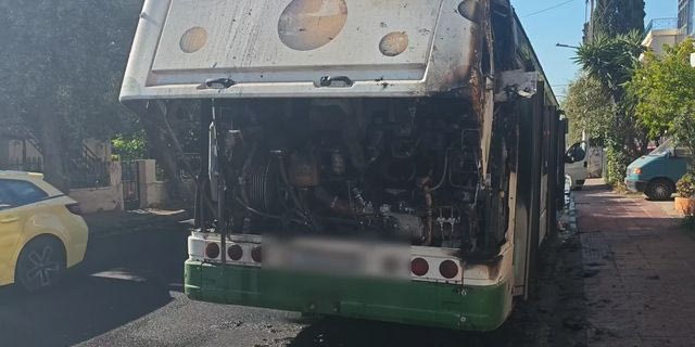 Ίλιον: Φωτιά σε λεωφορείο στη Φυλής – Σε ισχύ κυκλοφοριακές ρυθμίσεις