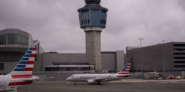 Νέα Υόρκη: Καθίζηση στο αεροδρόμιο LaGuardia – Καθυστερήσεις και ακυρώσεις πτήσεων