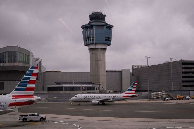 Νέα Υόρκη: Καθίζηση στο αεροδρόμιο LaGuardia – Καθυστερήσεις και ακυρώσεις πτήσεων
