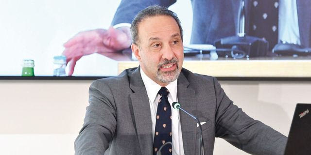 O καθηγητής Mehran Kamrava