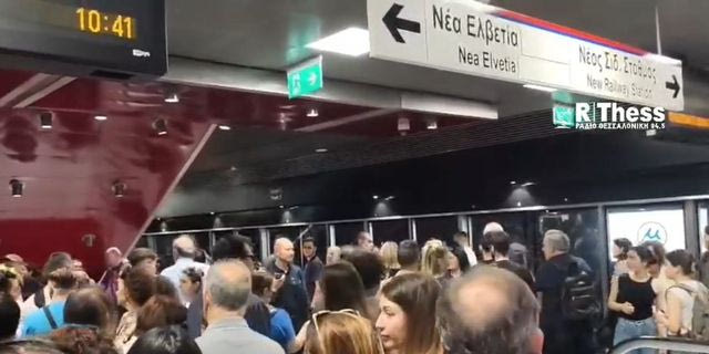 Θεσσαλονίκη: Πρόβλημα στη λειτουργία του μετρό – Ουρές επιβατών