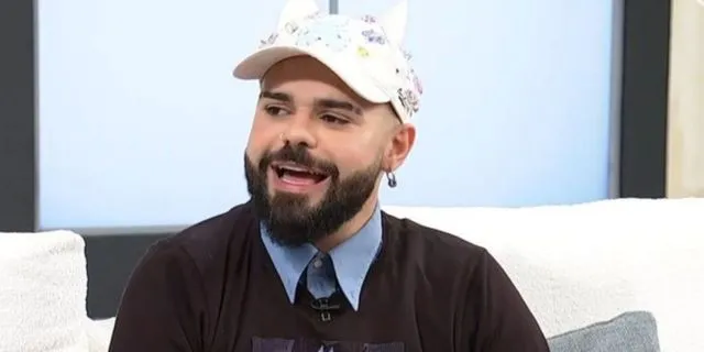 Συγκινεί ο Akylas για τη μητέρα του: “Προσπαθούσε να με παρηγορήσει γιατί είχε χαθεί η λάμψη μου”