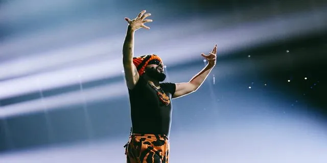 Ο Akylas στη σκηνή της Eurovision 2026 με το "Ferto"