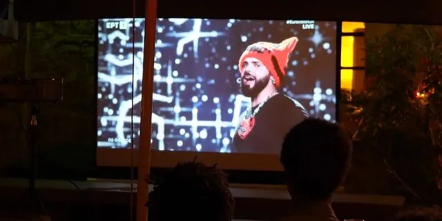 Eurovision 2026: Sold out καφέ και μπαρ με πανηγυρισμούς για τον Akyla