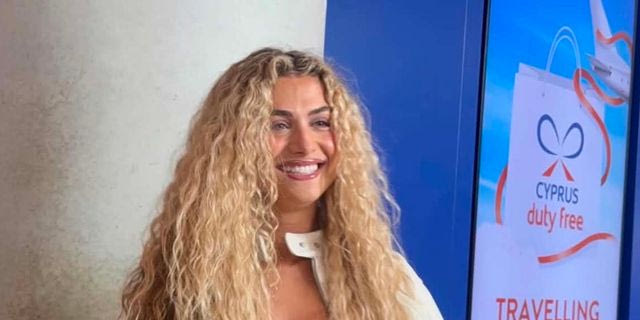 Eurovision 2026: Δάκρυσε η Antigoni στην επιστροφή της στην Κύπρο – “Συγγνώμη”