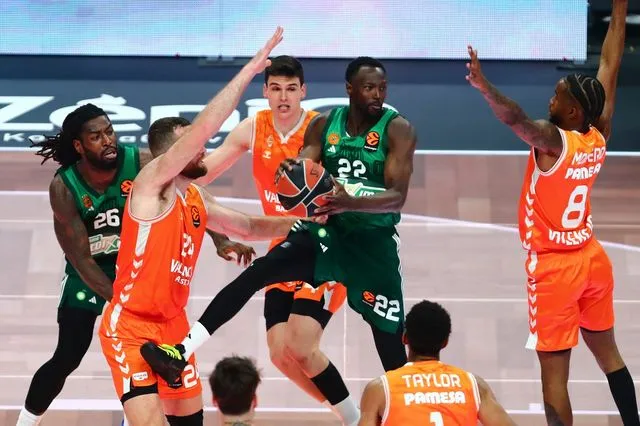 Παναθηναϊκός AKTOR – Βαλένθια 87-91: Πάλεψε για τρελή ανατροπή, αλλά θα περιμένει για την πρόκριση στο Final Four
