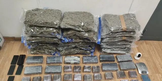 Διακινητές ναρκωτικών προμηθεύονταν από καρτέλ της Ισπανίας – Κατασχέθηκαν 11 κιλά κοκαΐνης και 38 κιλά κάνναβης
