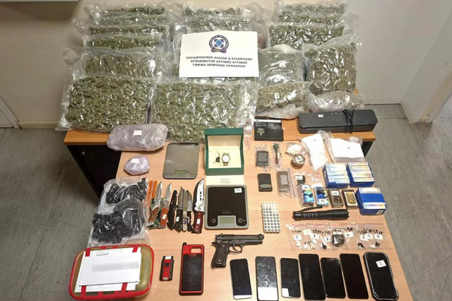 Εξαρθρώθηκαν δύο εγκληματικές οργανώσεις κλοπών οχημάτων και διακίνησης ναρκωτικών σε Αττική και Βοιωτία