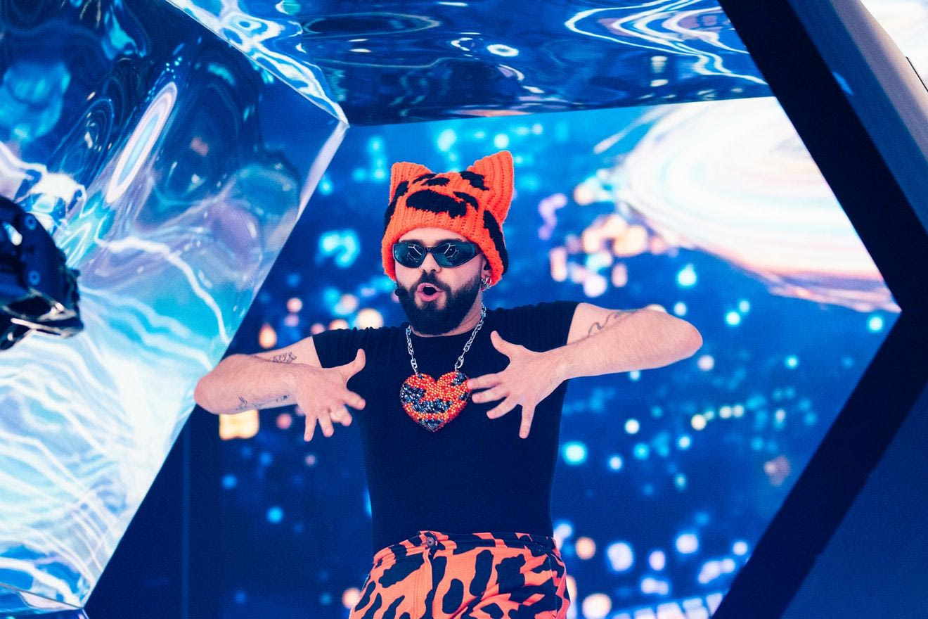 Ο Akylas στη σκηνή της Eurovision 2026 με το "Ferto"
