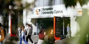 Πώς το Ευρωπαϊκό Πανεπιστήμιο Κύπρου διαμορφώνει τον διεθνή ακαδημαϊκό χάρτη της Κύπρου