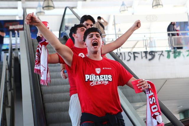 Τελικός Final Four Euroleague: Απόβαση χιλιάδων οπαδών του Ολυμπιακού στo T-Center