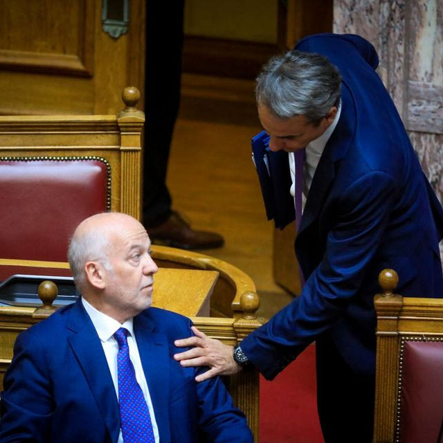 Ψηφοδέλτια ΝΔ με σημιτικό ΠΑΣΟΚ στη “βιτρίνα”