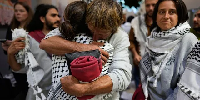 Στην Κωνσταντινούπολη έφτασαν οι 428 ακτιβιστές του “Global Sumud Flotilla”
