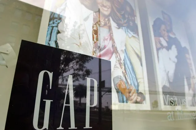 Πέθανε η ιδρύτρια της Gap Ντόρις Φίσερ