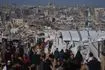 Σκηνές εκτοπισμένων και πίσω χαλάσματα από τους ισραηλινούς βομβαρδισμούς στη Γάζα