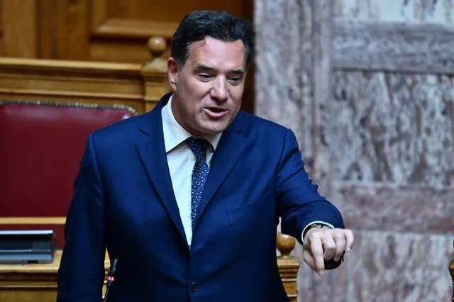 Γεωργιάδης καρφώνει ξανά Δένδια: “Κάποιοι θα πάνε και στη Σελήνη για να μην μιλήσουν”