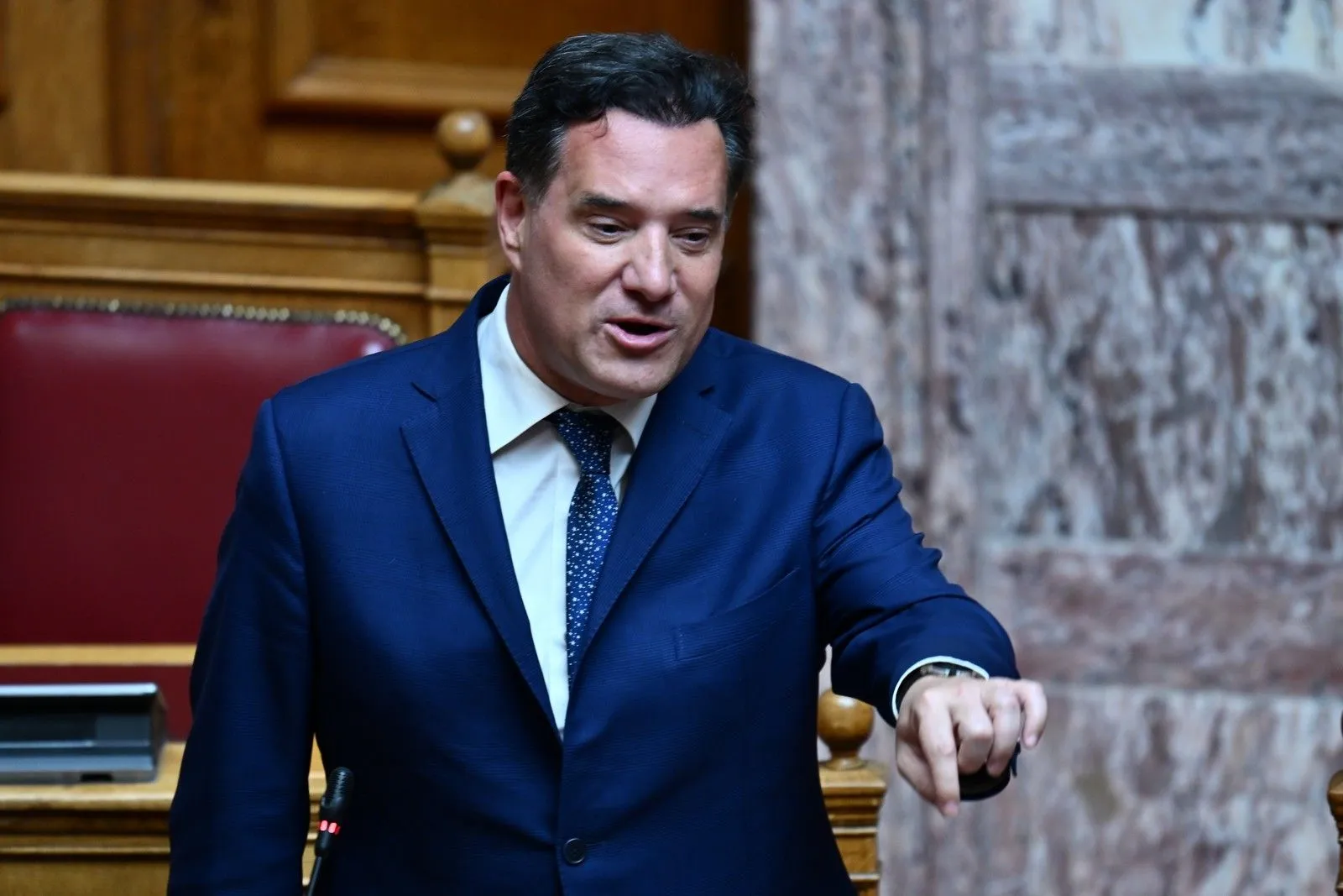 Γεωργιάδης καρφώνει ξανά Δένδια: “Κάποιοι θα πάνε και στη Σελήνη για να μην μιλήσουν”