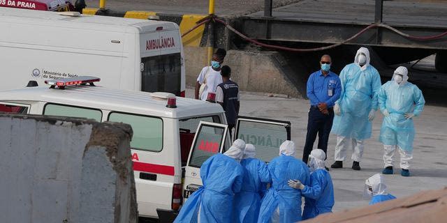 Χανταϊός: Δεκάδες επιβάτες αποβιβάστηκαν χωρίς ιχνηλάτηση – Σε επιφυλακή για νέα κρούσματα ο ΠΟΥ