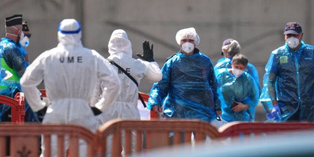 Επιβάτες του κρουαζιερόπλοιου με κρούσματα χανταϊού