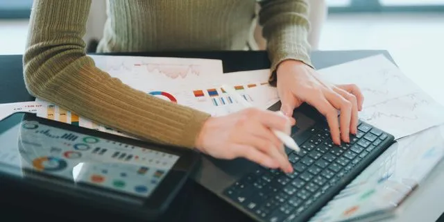 Το AI στην υπηρεσία των συμβουλευτικών και ελεγκτικών εταιρειών