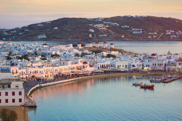 Πόσο πωλούνται τα σπίτια στις Κυκλάδες
