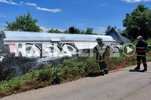 Ηλεία: Ανατροπή βυτιοφόρου – Διαρροή καυσίμων στο σημείο