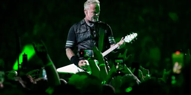Έφτασε στην Αθήνα ο James Hetfield για τη συναυλία των Metallica