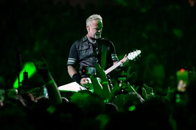 Έφτασε στην Αθήνα ο James Hetfield για τη συναυλία των Metallica