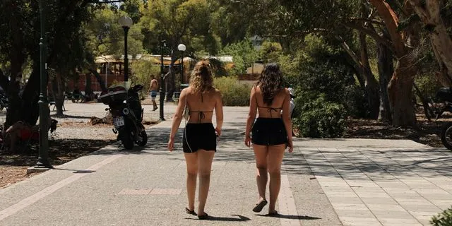 Καιρός: Τα 30αρια ήρθαν για να μείνουν – Πού θα βρέξει